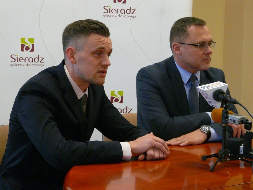 Nowy sekretarz miasta Sieradza przedstawiony przez urząd. Funkcję objął Jarosław Trojanowski