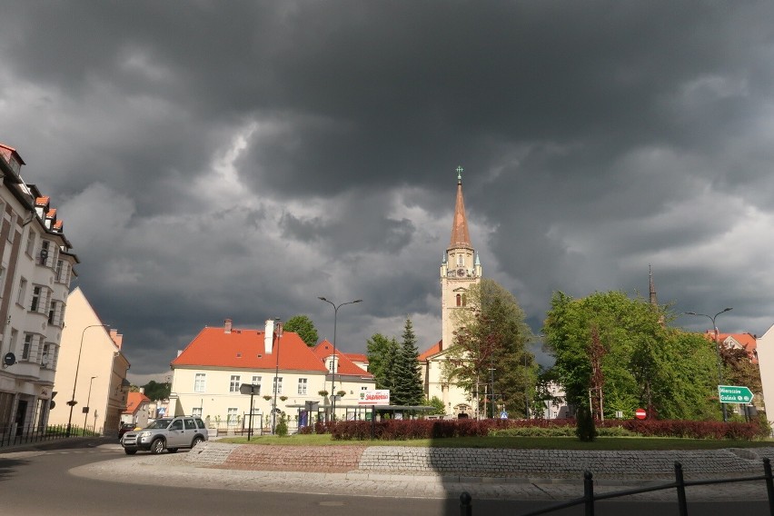 Niebezpieczne zjawiska atmosferyczne na południu Dolnego Śląska. Wydano ostrzeżenie!