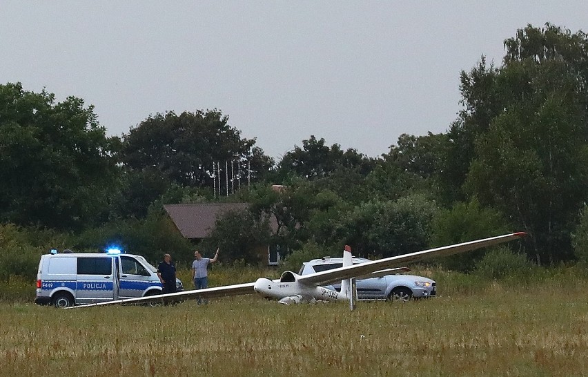 Wypadek szybowca na lotnisku w Piotrkowie