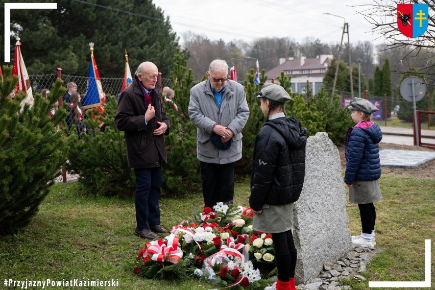 83. rocznica Zbrodni Katyńskiej w Kazimierzy Wielkiej. Rozpoczęły się mszą, był też poruszający program artystyczny. Zobaczcie zdjęcia