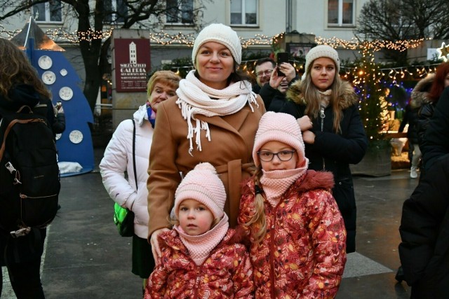 Święta Bożego Narodzenia to dla kielczan prawdziwie rodzinny czas. Zobacz na kolejnych slajdach, jak spędzają świąteczne dni >>>