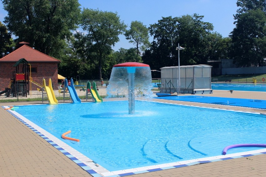 W piątek letni basen w Opolu bezpłatny [zdjęcia]