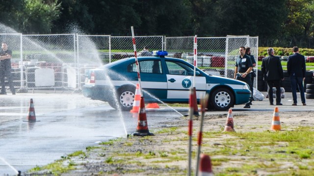 Na Kartodromie przy ul. Fordońskiej 116 zawodnicy rywalizowali w konkurencjach sprawdzających umiejętność kierowania samochodem oraz motocyklem służbowym, a także wiedzę i umiejętności z udzielania pierwszej pomocy.

13 września zostaną ogłoszone wyniki konkursu oraz wręczone nagrody. Jednym z gości imprezy będzie Andrzej Adamczyk, minister infrastruktury i budownictwa. Konkurs organizowany jest m.in. przez Głównego Inspektora Transportu Drogowego.