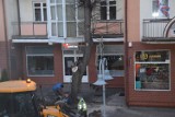 Wycięcie i przycinanie drzew w Lęborku. Najtrudniejsza akcja na Staromiejskiej ZDJĘCIA, WIDEO