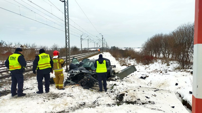 Wypadek na przejeździe kolejowym w Longinówce pod...