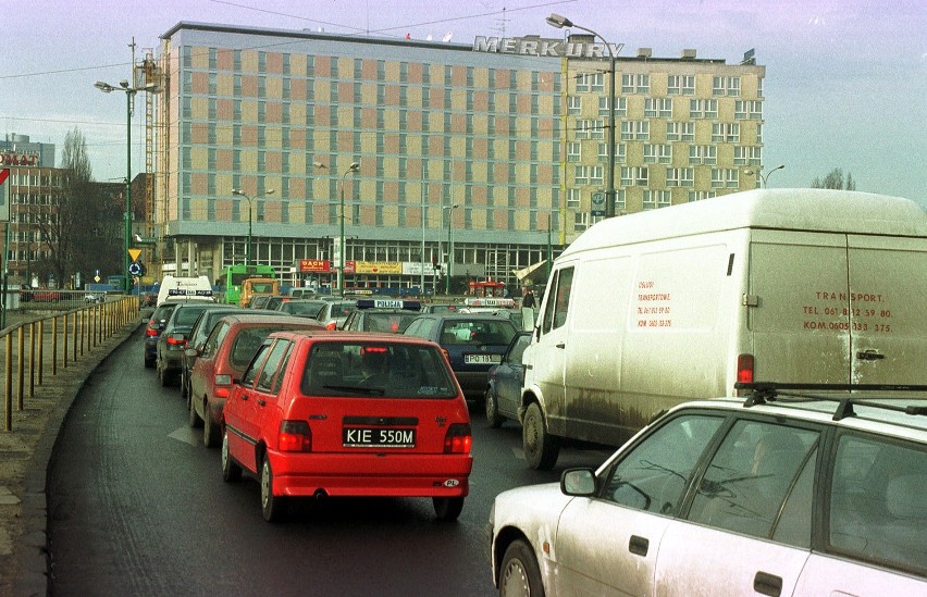 Poznań w 2001 roku. Miasto bardzo się zmieniło?...