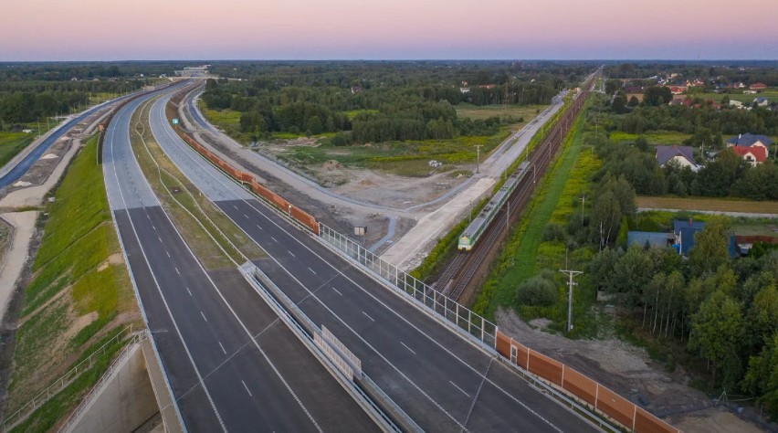 Autostrada A2 Warszawa-Mińsk Mazowiecki. Droga na wschód od stolicy gotowa. Kierowcy pojadą tamtędy 14 sierpnia