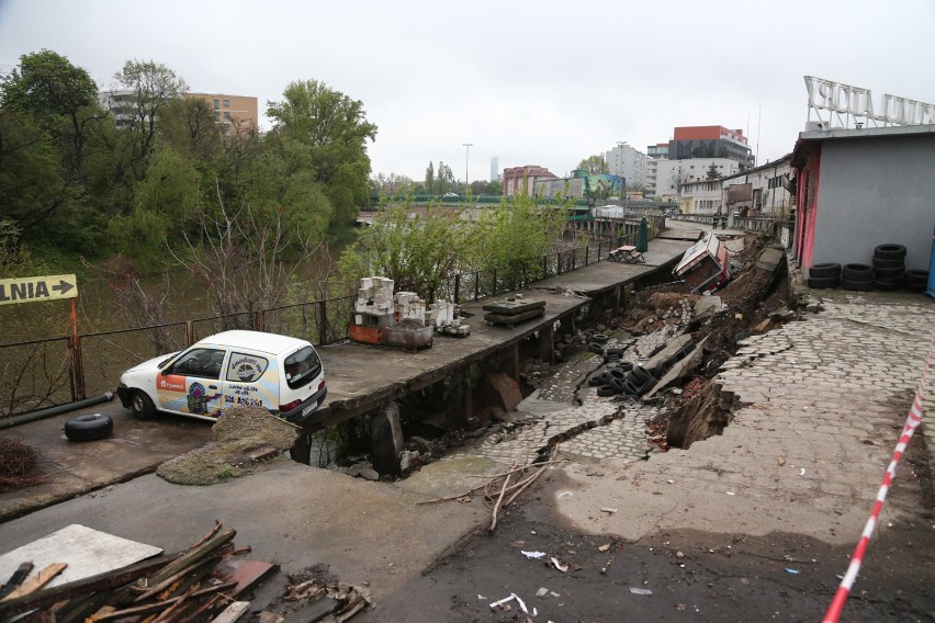 W centrum Wrocławia zawaliło się nabrzeże Odry. Ewakuacja!