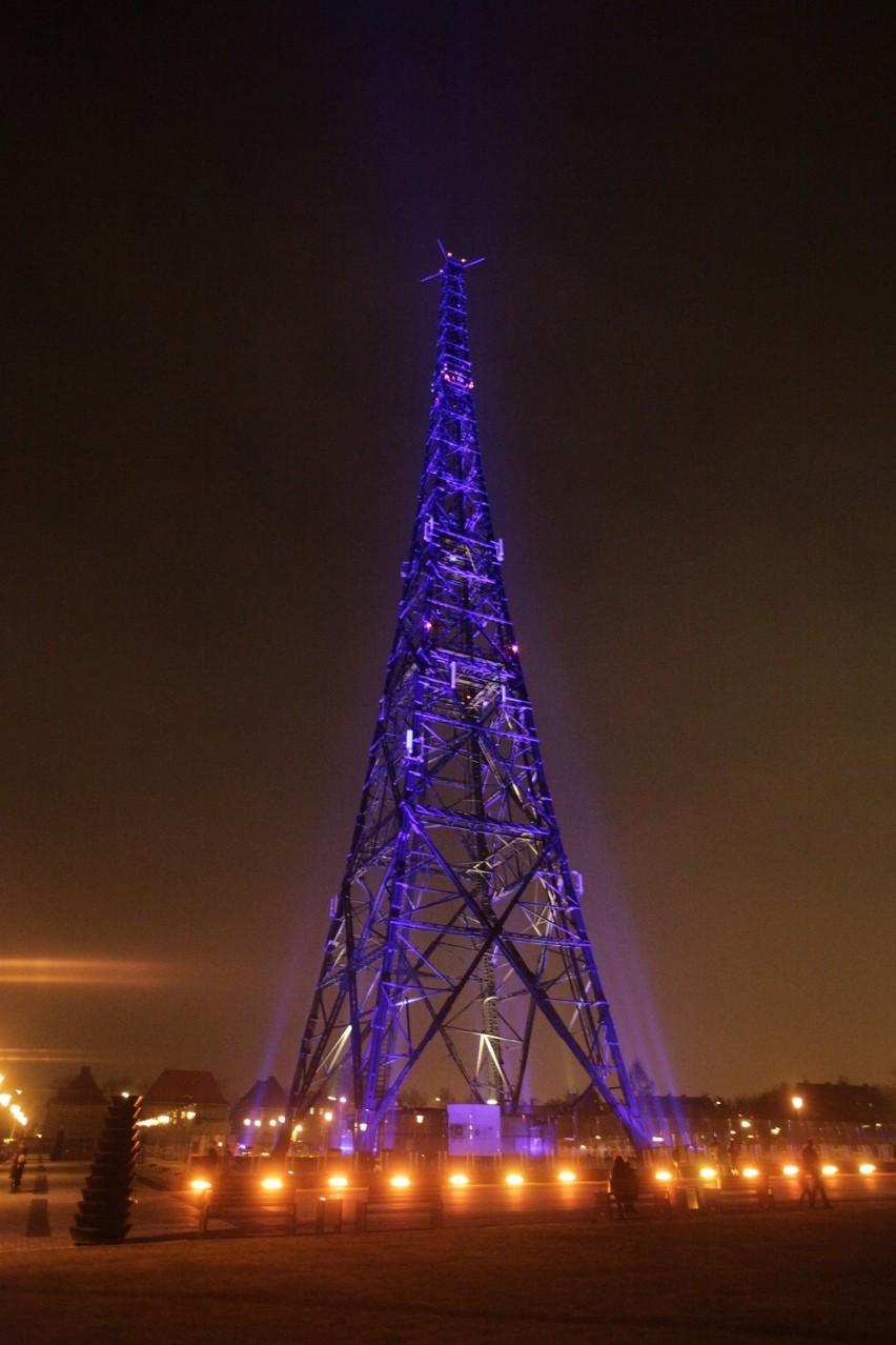 Radiostacja w Gliwicach świeciła w kolorach flagi Ukrainy [ZDJĘCIA]