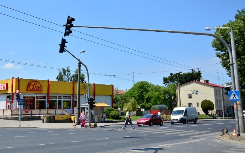 Skrzyżowanie Lotniczej i Drogi Męczenników Majdanka bez świateł (ZDJĘCIA)