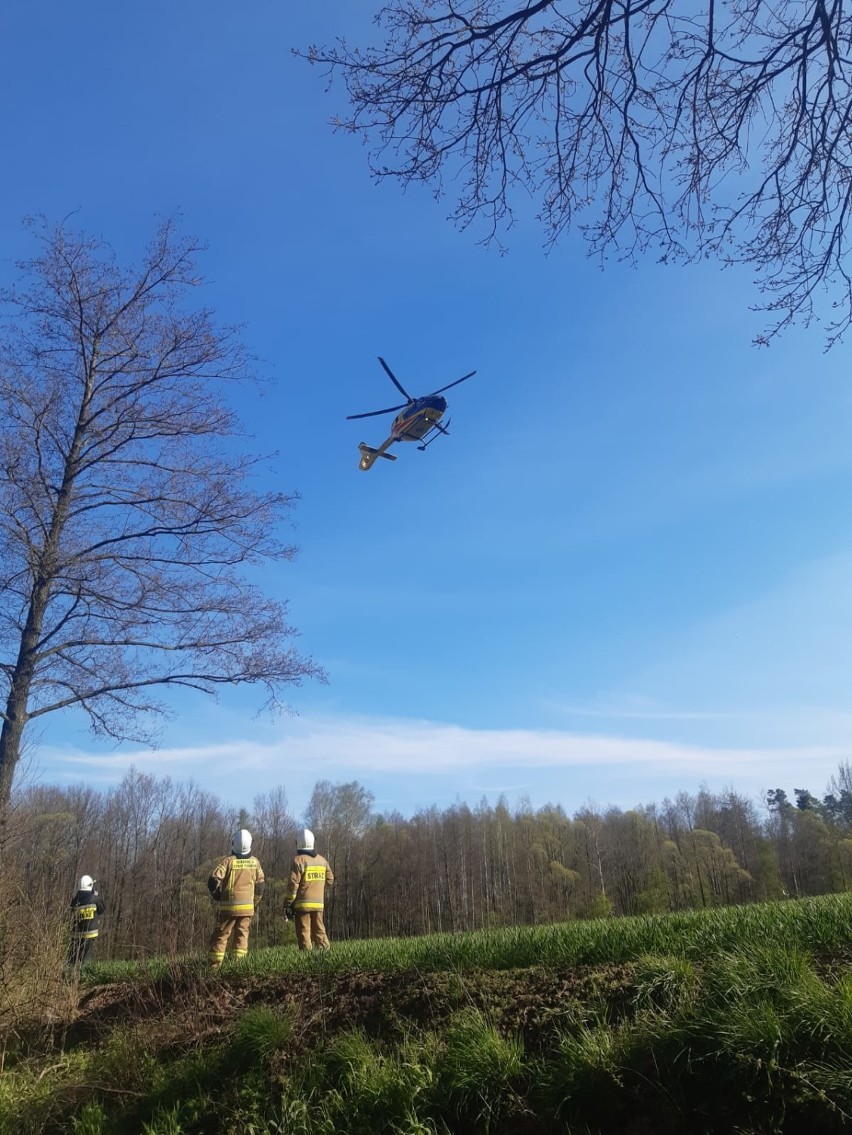 Wypadek w Hajdukach Nyskich w piątek, 30 kwietnia 2021.