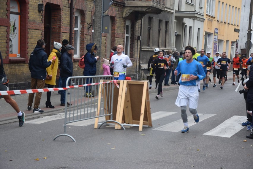 W półmaratonie i biegu Coccodrillo wystartowało prawie 1400...