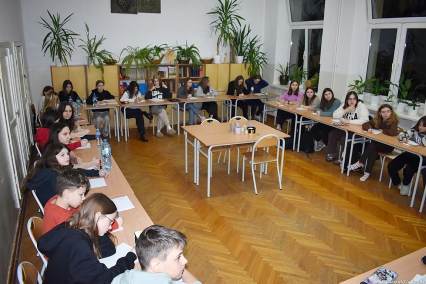 Uczniowie SP nr 5 w Bielsku Podlaskim napisali ponad 1000...