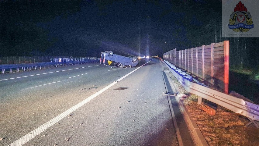 Na miejsce przyjechała policja i straż pożarna, m.in....