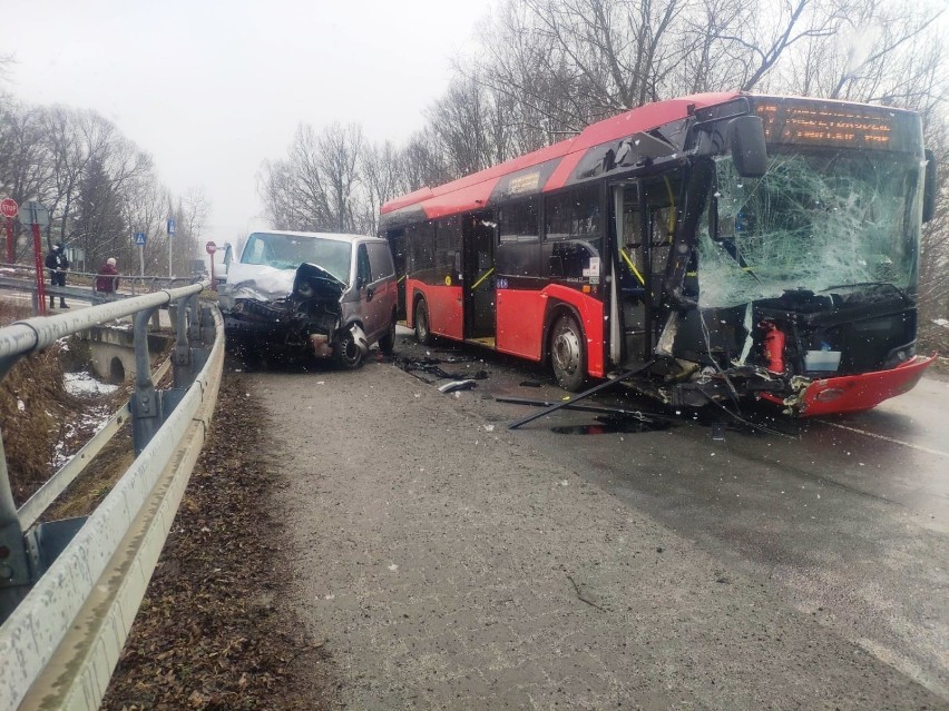 Wypadek miał miejsce na ul. Krakowskiej w rejonie...