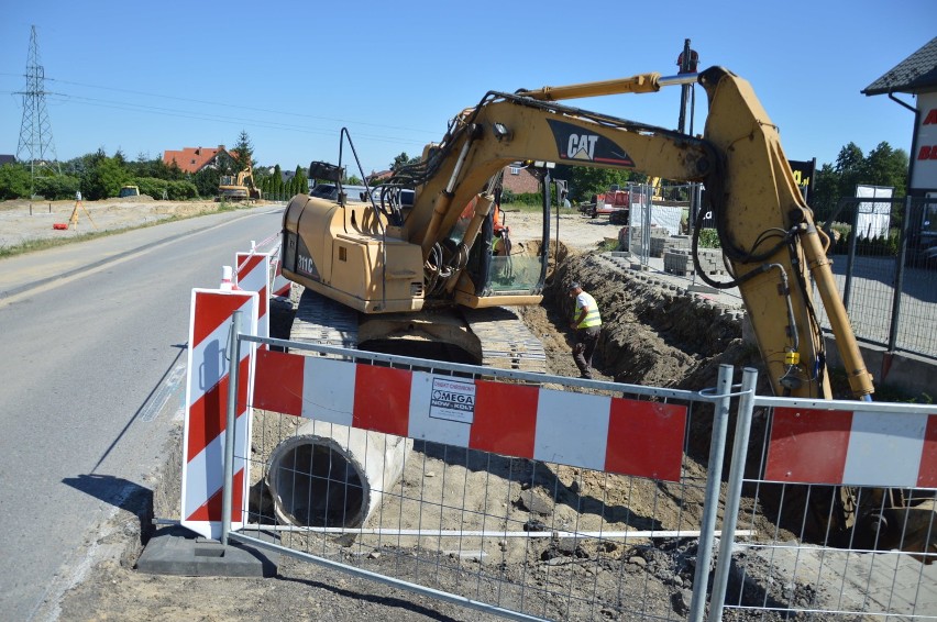 Bochnia. Budowa łącznika autostradowego jest już na etapie robót ziemnych [ZDJĘCIA]