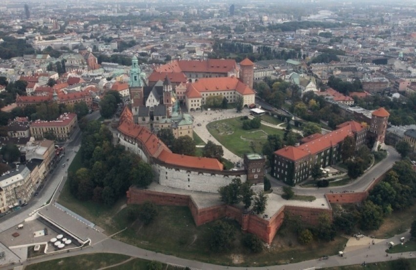 Kraków (województwo małopolskie) obfituje w atrakcje. Wawel,...
