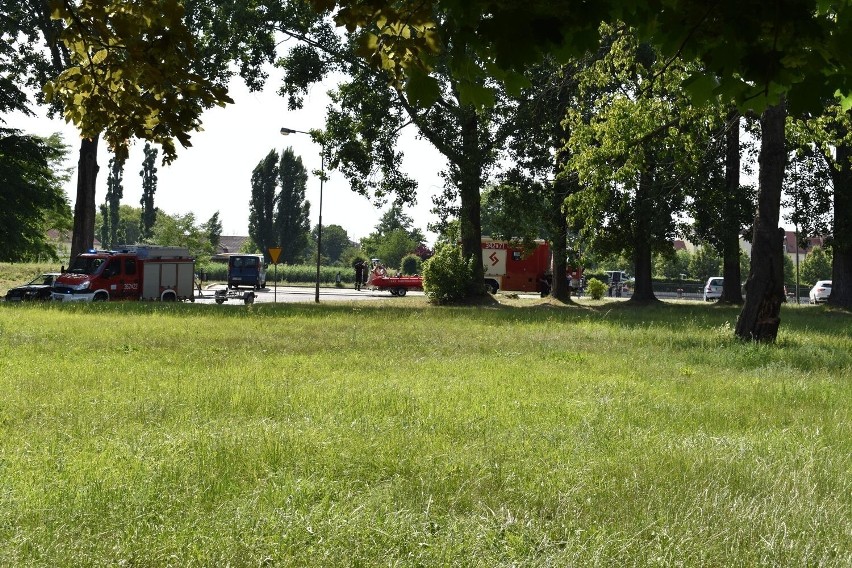 W akcję ratowniczą zaangażowali się strażacy oraz policjanci...