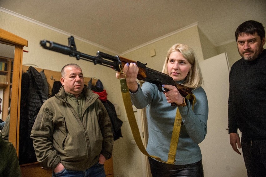 Ukraińscy ochotnicy z bronią