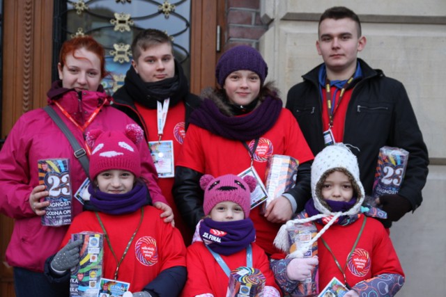 Wolontariusze ze sztabu Zespołu Szkół Ekonomicznych