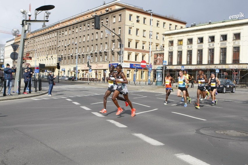 Orlen Warsaw Marathon - kilkanaście tysięcy biegaczy...