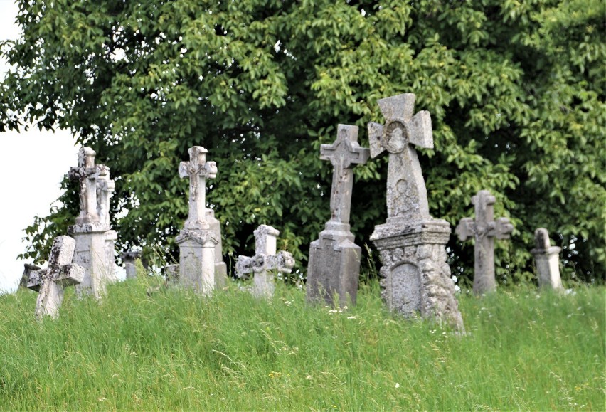 Cmentarz w Chłopiatynie