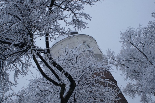 Zima codziennie przypomina o sobie przesypując Inowrocław nowa warstwą śniegu