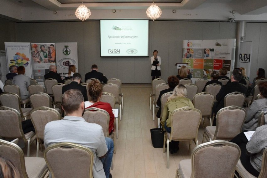Radomsko: O zmianach na rynku pracy i możliwościach pozyskiwania pracowników na spotkaniu z przedsiębiorcami