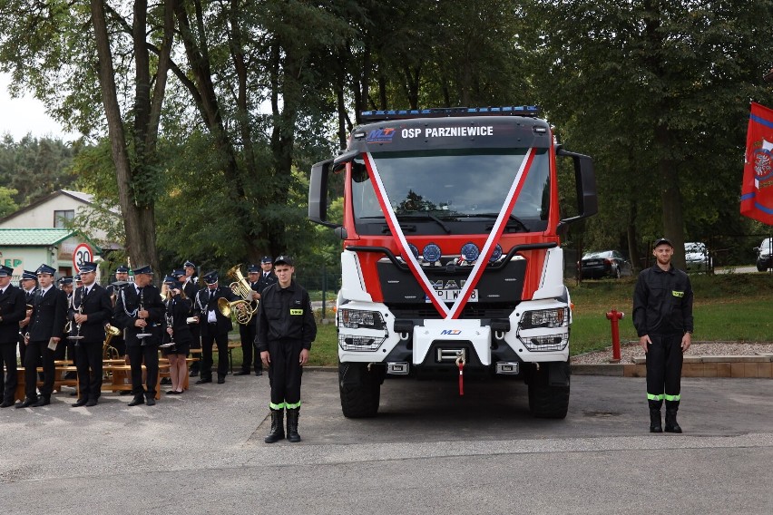 Nowy wóz ratowniczy-gaśniczy dla OSP Parzniewice