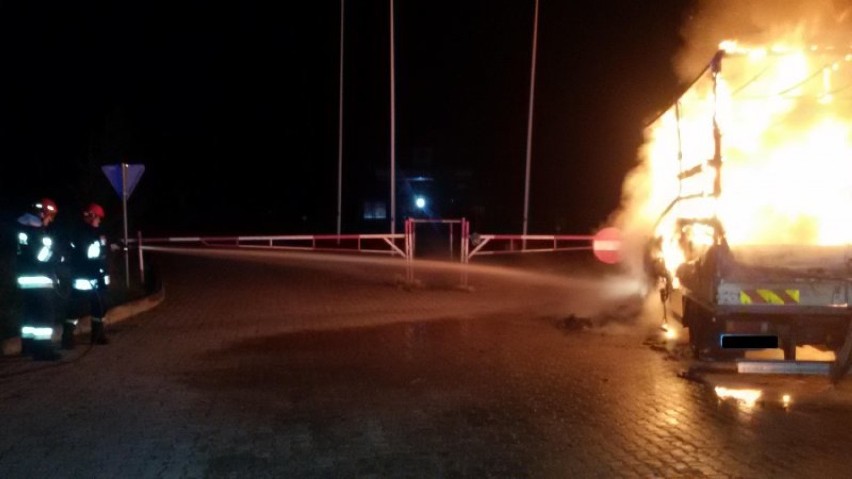 pożar samochodu w Kętrzynie