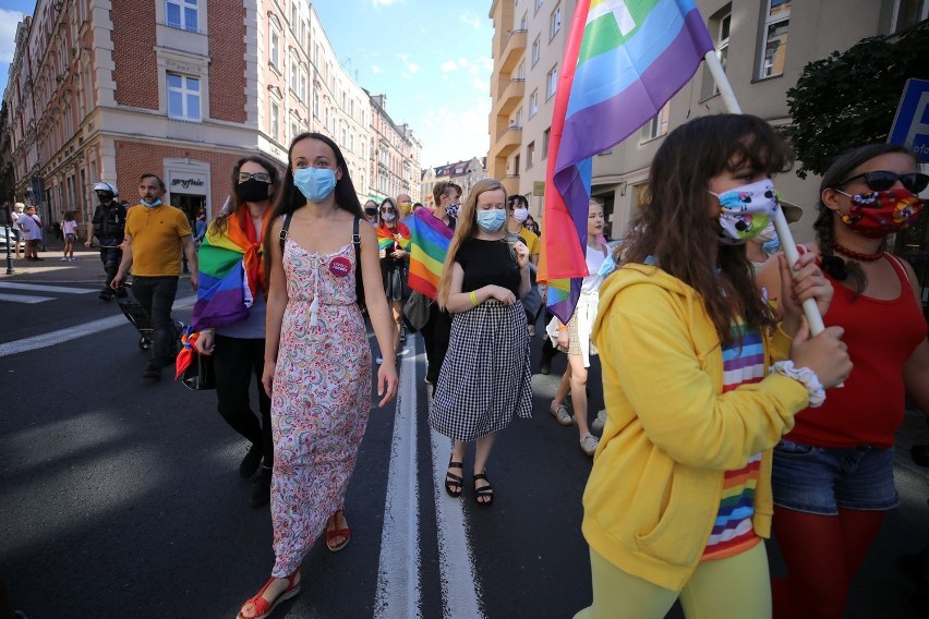 Marsz Równości w Katowicach 2020 [ZDJĘCIA]. Poszli, bo pokazać, że każdy może kochać