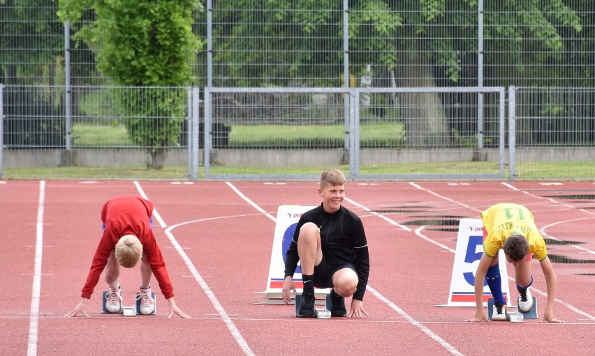 Malbork. "Czwartki Lekkoatletyczne" na Stadionie Miejskim po pierwszej edycji. Troje zawodników pojedzie do Łodzi