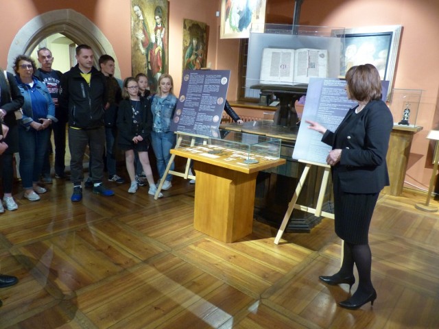Z tej okazji zaprezentowana została kolekcja odcisków lakowych pieczęci cechów rzemieślniczych, działających w Sandomierzu od XVII do XIX w.
