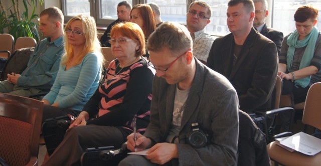 Przedstawiciele  radomszczańskich organizacji pozarządowych przyszli na głosowanie nad uchwałą rady powiatowej