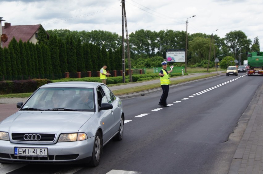 Wieluń: Wypadek na ul. Warszawskiej. Kierowca toyoty potrącił kobietę przechodzącą przez jezdnię