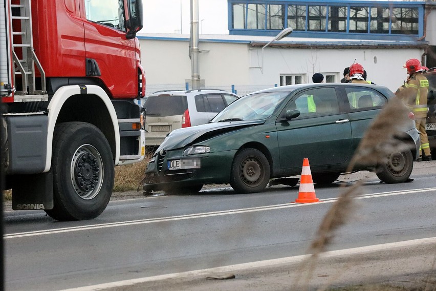 Wypadek na ulicy Poznańskiej w Legnicy, jedna osoba została ranna