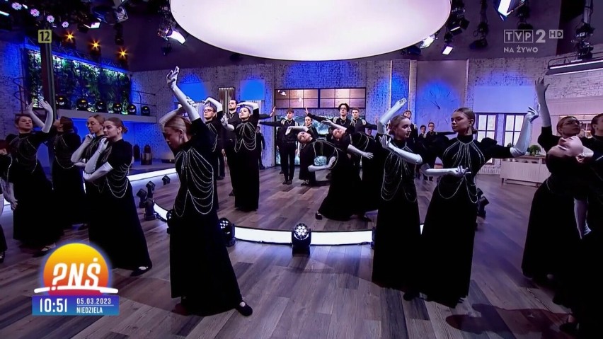 Maturzyści z Kopernika w Radomiu zatańczyli poloneza w znanym programie "Pytanie na Śniadanie". Zobacz wideo 