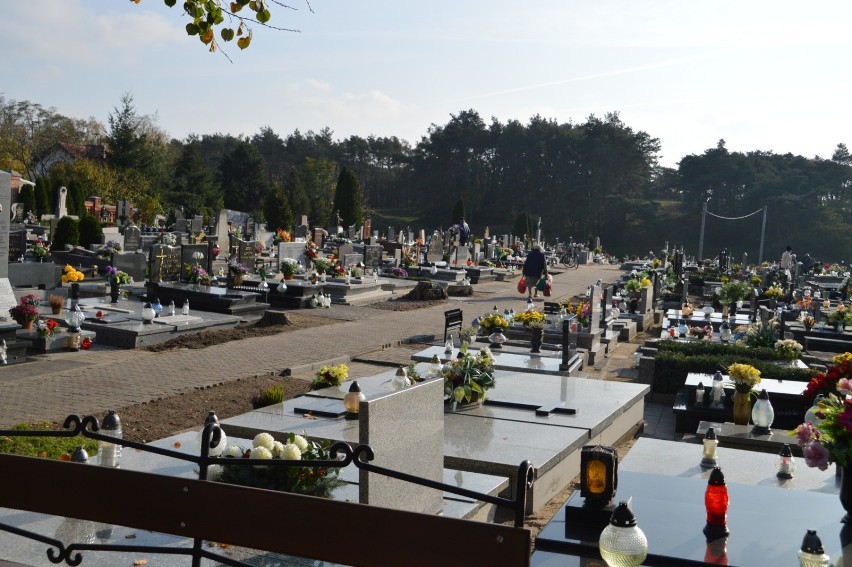 Od poniedziałku cmentarz parafialny w Rawiczu znów będzie otwarty. Prezentujemy komunikat proboszcza parafii farnej - ks. Wojciecha Prostaka