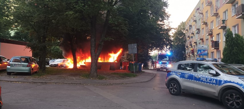 Pożar na Piaskowej Górze przy ul. Krasińskiego w Wałbrzychu