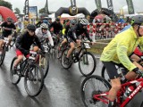 Bike Maraton w Obiszowie. W strugach deszczu kolarze ruszyli w trasę