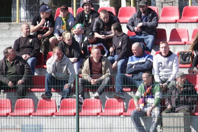 W sobotnim meczu 19. kolejki kujawsko-pomorskiej 5. ligi Łokietek Brześć Kujawski pokonał Polcalc Lubienianka Lubień Kujawski 3:2. Zobacz zdjęcia kibiców na stadionie w Brześciu Kujawskim.


Mecz Łokietek Brześć - Lubienianka Polcalc Lubień Kujawski

