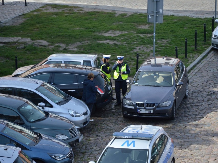 19 września, Podzamcze, 2019

Kierowca zaparkował tak, że...