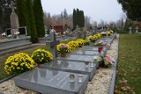 1 listopada w Hajnówce. Ludzie odwiedzali groby bliskich i znajomych [ZDJĘCIA]