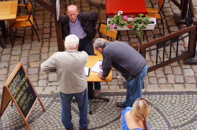 Straż Miejska do likwidacji!  - pod takim hasłem miało się odbyć w mieście referendum. Podpisy pod jego organizacją zbierał Henryk Kosiorowski