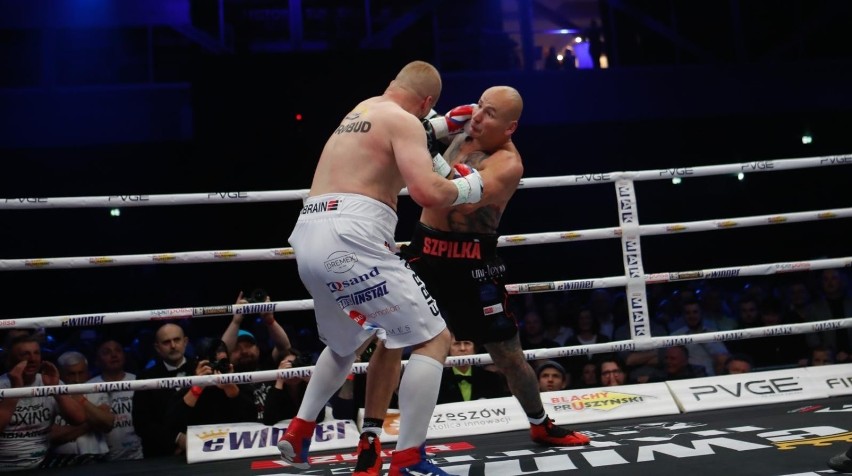 Artur Szpilka w walce z Łukaszem Różąńskim w Rzeszowie 30...