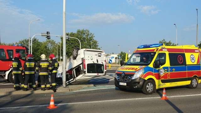 Wypadek na skrzyżowaniu Pużaka z Sosnkowskiego w Opolu.