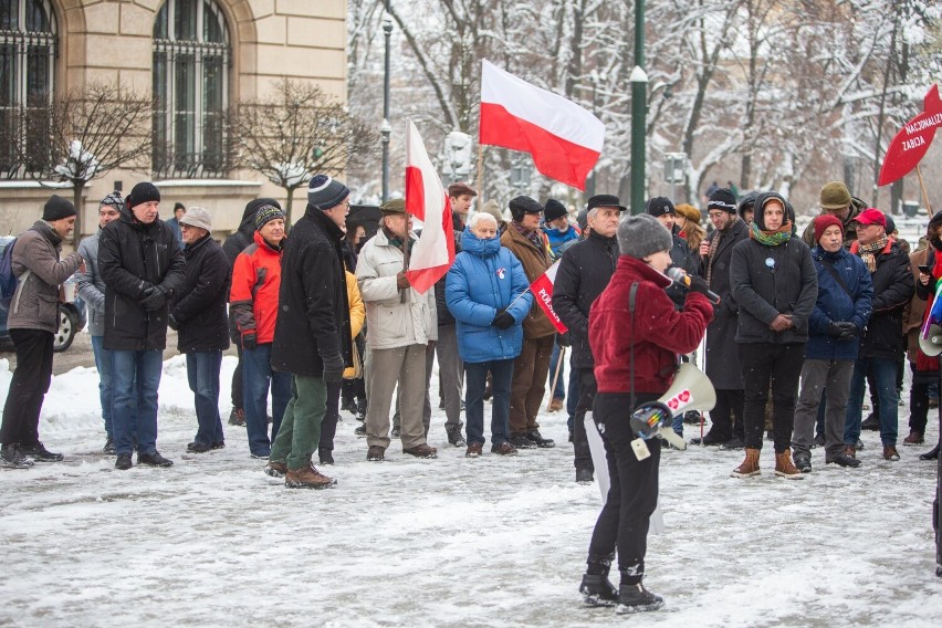 Kraków. "Nacjonalizm zabija". Demonstracja przeciw nienawiści i dyskryminacji przeszła ulicami Krakowa