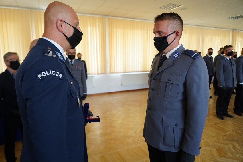 Bohaterskie wyczyny policjantów z Rypina. Funkcjonariusze nagrodzeni "Kryształowym sercem"