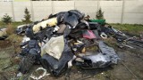 Nielegalnie składowane niebezpieczne odpady w Pruszczu Gdańskim. Policjanci ostrzegają o odpowiedzialności karnej