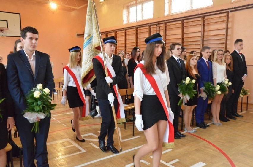 Zakończenie roku szkolnego 2016/17 maturzystów w Zespole Szkół Ekonomicznych we Włocławku [zdjęcia]